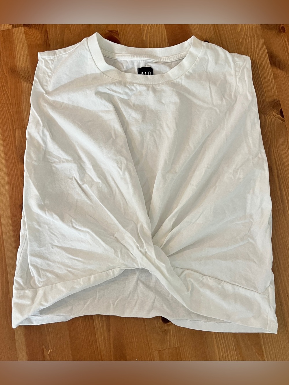 The GAP White Twist-Front Cropped Tank top Size small